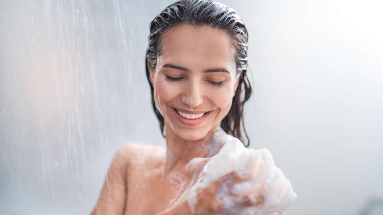 Veja como renovar as energias e atrair prosperidade com ingredientes simples e naturais neste banho revitalizante.