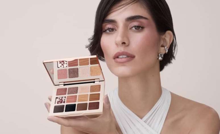[imagem referência: Paleta Sombras https://res.cloudinary.com/beleza-na-web/image/upload/w_1500,f_auto,fl_progressive,q_auto:eco,w_800/v1/imagens/product/B87252/5bf9b5f0-3405-4f88-ab6e-dc307e5b8d9b-bot-87252-make-b-urban-ballet-paleta-04.jpg]