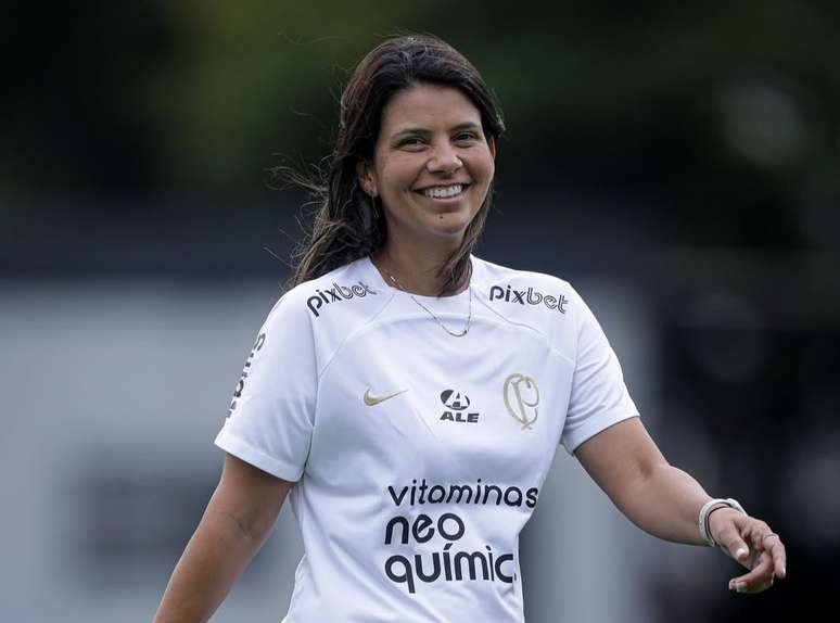 Ana Carolina Ramos e Côrte quando ainda trabalhava no Corinthians