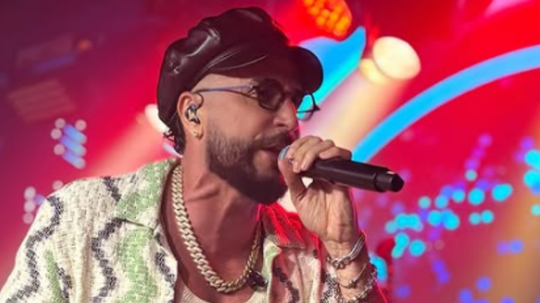 Who are the children of Latin? Singer is a 10 -year -old father, each of a different mother