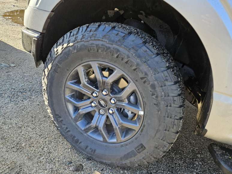Ford F-150 Tremor: pneus All Terrain 275/70 R18