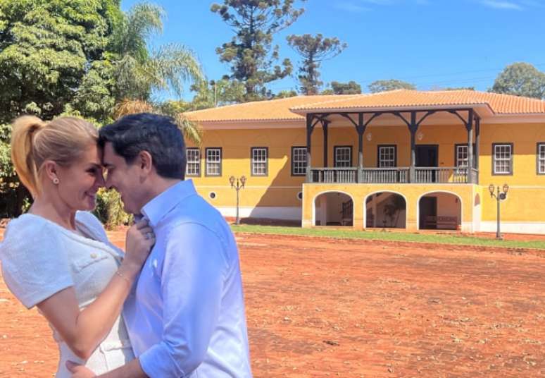 Ana Hickmann e Edu Guedes na Casa Gialla, propriedade do casal que serivrá de cenário para o casamento