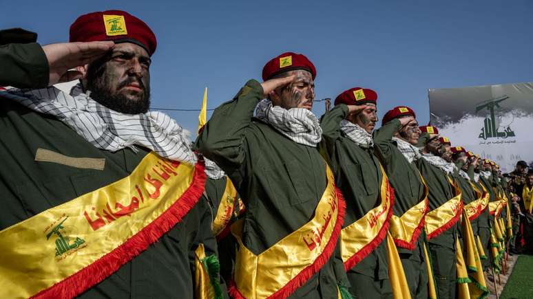 Combatentes do grupo extremista libanês Hezbollah
