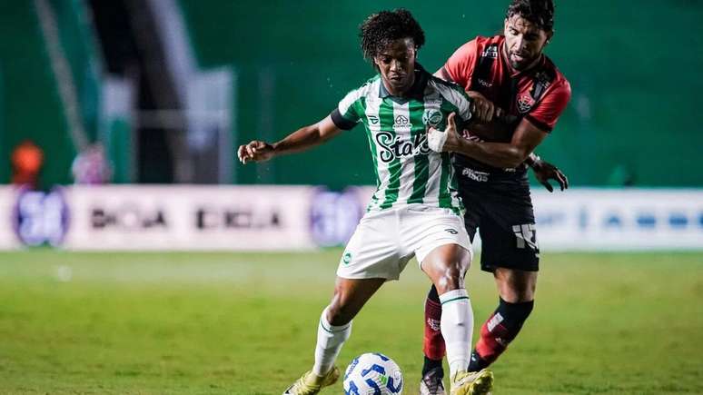 &Ecirc;nio, em partida entre Juventude e Vit&oacute;ria &ndash; Fernando Alves/ECJ