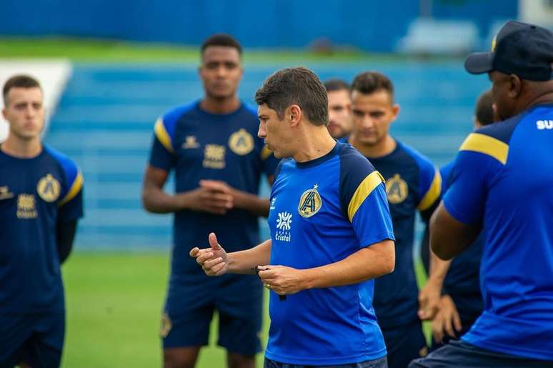 Aparecidense, de Goi&aacute;s, quer surpreender o Fluminense e ficar com a vaga&nbsp; &ndash;