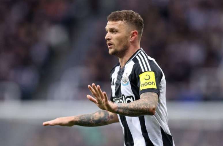 Shaun Botterill/Getty Images - Legenda: Lateral-direito da seleção da Ingletarra, Kieran Trippier, foi alvo de brincadeira inusitada de alguns amigos