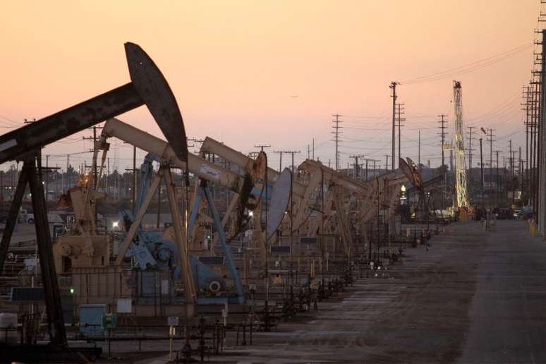 Extração de petróleo perto de Long Beach, Califórnia, EUA
30/07/2013
REUTERS/David McNew