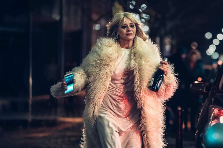 &ldquo;Aniela&rdquo; conta a hist&oacute;ria de uma socialite que tenta recuperar sua antiga vida ap&oacute;s o marido milion&aacute;rio deix&aacute;-la sem nada 