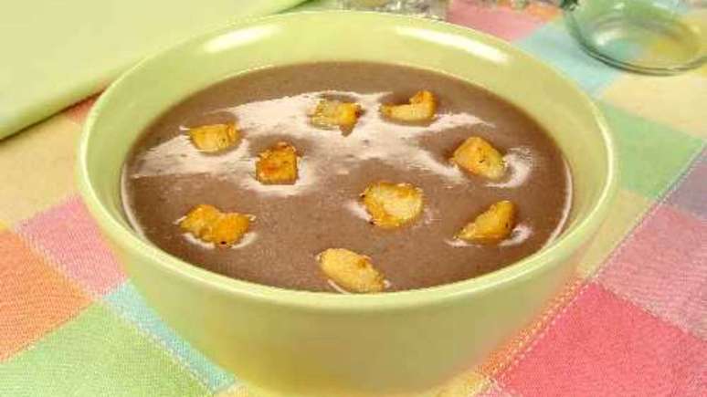 Fagioli cream with chicken chicken: bet on the tasty and warm plate Fagioli cream with chicken chicken: bet on the tasty and warm plate