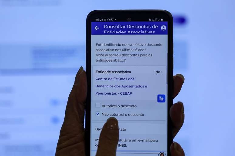  Aposentada Neide Maria recebeu aviso no aplicativo 'Meu INSS' que teve desconto associativo nos últimos cinco anos
