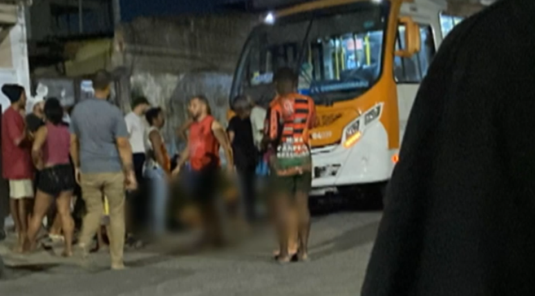 Criança de seis anos é atropelada por ônibus e morre no RJ