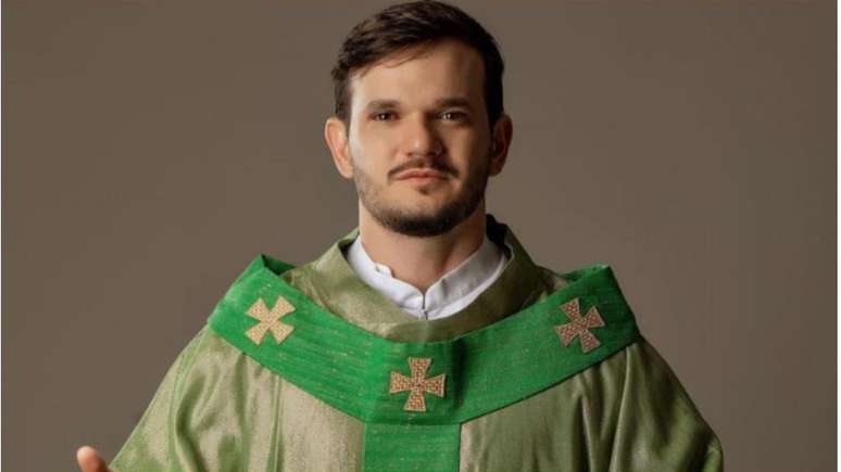 Padre Patrick foi convidado ap&oacute;s publicar um v&iacute;deo dizendo que queria ir &agrave; CPI