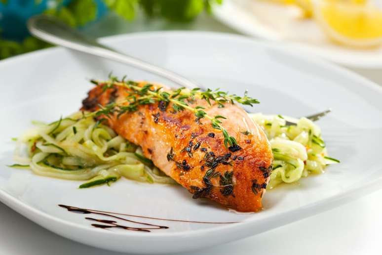 Salmon with zucchini spaghetti Salmon with zucchini spaghetti