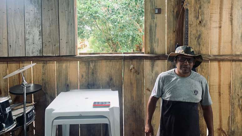 Presbítero Júnior, dirigente da igreja de Nhamandu Mirim