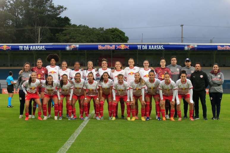 Jogadoras das Bragantinas. 