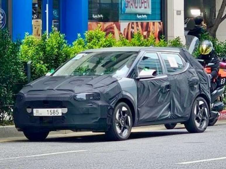 Nova geração do Hyundai HB20 em testes na Coreia do Sul