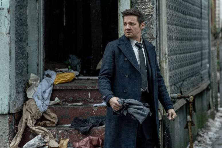 Jeremy Renner contou sobre sua experiência de quase morte em participação em podcast