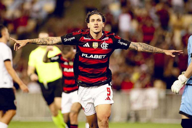 Pedro comemora. Foi dele o segundo gol do Flamengo sobre o Botafogo-PB.