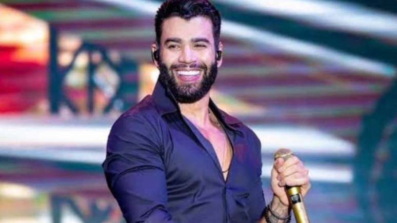 Gusttavo Lima takes a fan of the surprise with a gift Gusttavo Lima takes a fan of the surprise with a gift
