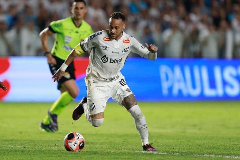 Santos e Neymar negociam renovação de contrato.