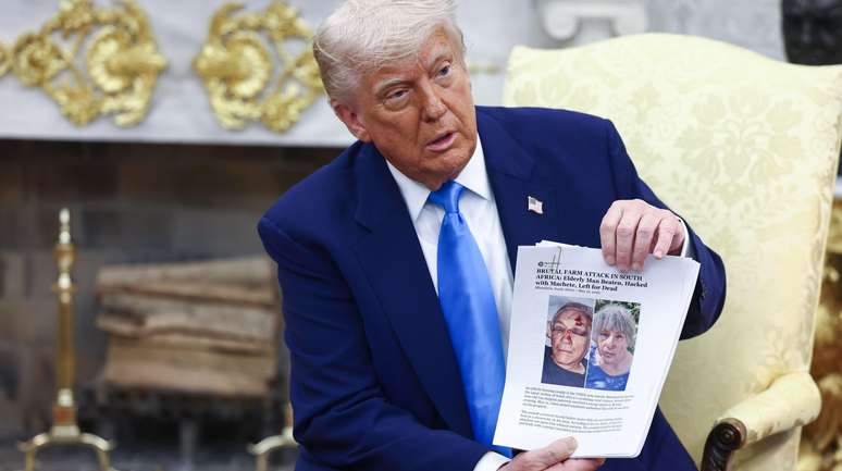 Trump exibiu alegações contra sul-africanos brancos ao presidente do país