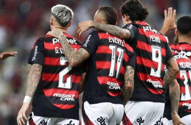 Pedro comemora. Foi dele o segundo gol do Flamengo sobre o Botafogo-PB.