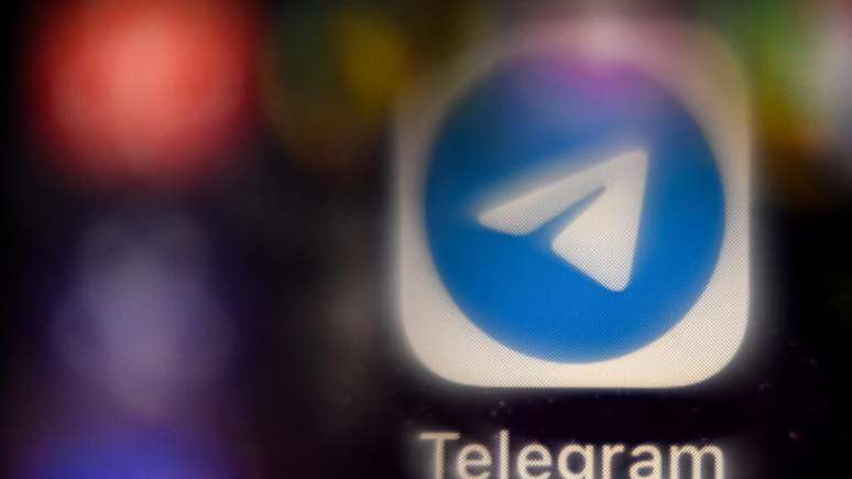 Cinquenta e cinco homens foram presos na França entre os dias 19 e 22 de maio como parte de uma grande operação para desmantelar uma rede pedocriminal que operava por meio do aplicativo de mensagens criptografadas Telegram, informou o Escritório para Menores (Ofmin) em 22 de maio de 2025.
