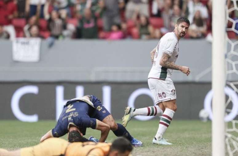 Samuel Xavier marcou o primeiro gol do Fluminense sobre a Aparecidense –