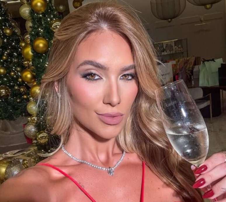 Virginia Fonseca is the new Queen of the Battery of Grande Rio in place of Paolla Oliveira