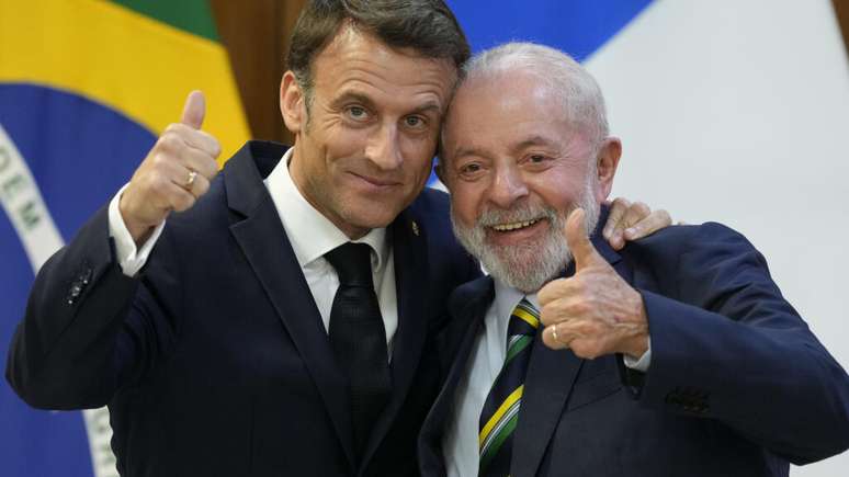 Durante a visita de Estado, Lula se encontra na capital francesa com o presidente Emmanuel Macron, com quem deve repassar a relação bilateral, tratar de geopolítica, defesa e meio ambiente.