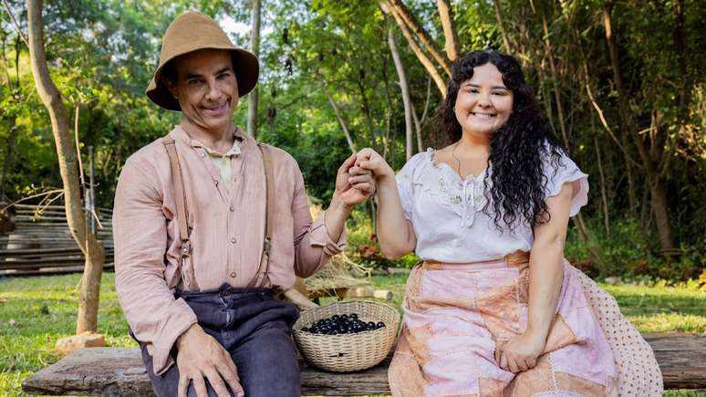 Anderson Di Rizzi e Castorine encarnam, respectivamente, Zé dos Porcos e Maria Divina em 'Êta Mundo Melhor'