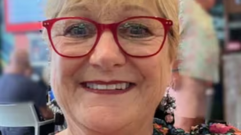 The elderly woman almost dies and is hospitalized for more than a month after cutting a glass of wine