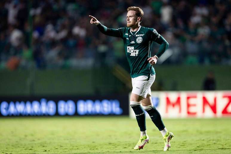 Lucas Lovat (Goiás) celebrando seu gol contra o Avaí, no dia 05.05.2025 