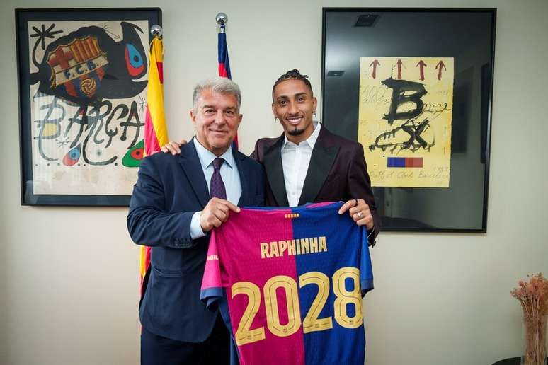 Barcelona renova contrato do brasileiro Raphinha