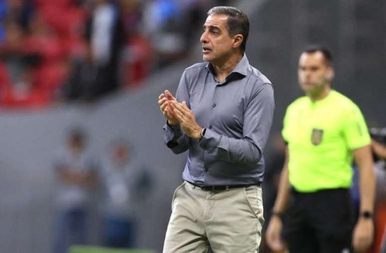 Renato Paiva defends himself after Botafogo’s defeat: “The rest players were important for us” Renato Paiva defends himself after Botafogo’s defeat: “The rest players were important for us”
