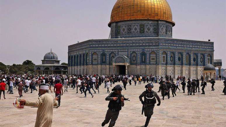 Mesquita de Al-Aqsa — o terceiro local mais sagrado do Islã e também o mais sagrado para os judeus, conhecido como Monte do Templo — é local frequente de conflitos