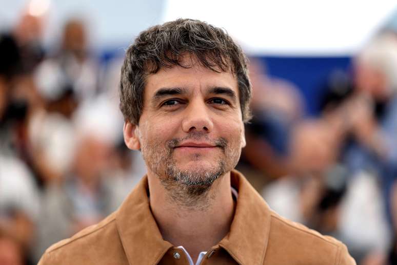 Wagner Moura, protagonista do filme, transmite "melancolia silenciosa" em cena