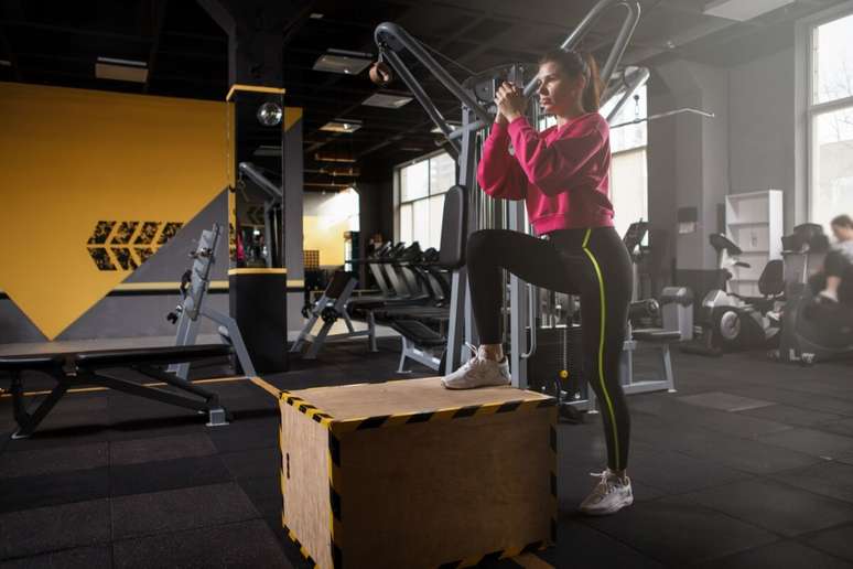 It is important to regularly practice physical activity to maintain a healthy weight It is important to regularly practice physical activity to maintain a healthy weight