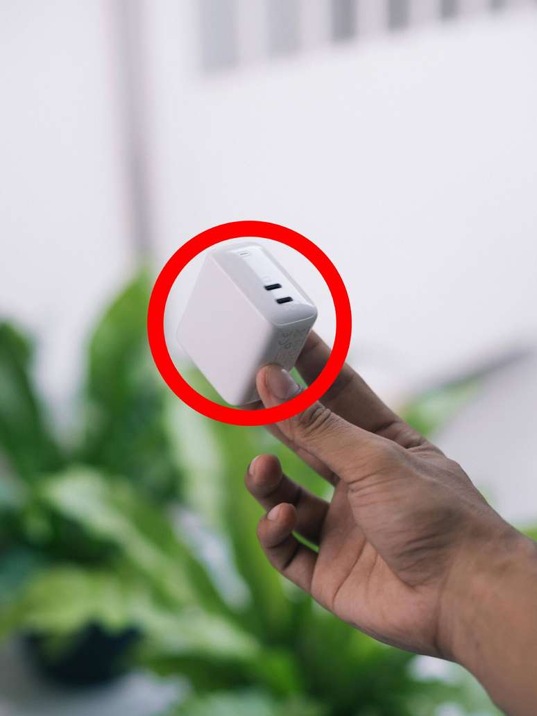 Because the phone charger warms up and how to solve it