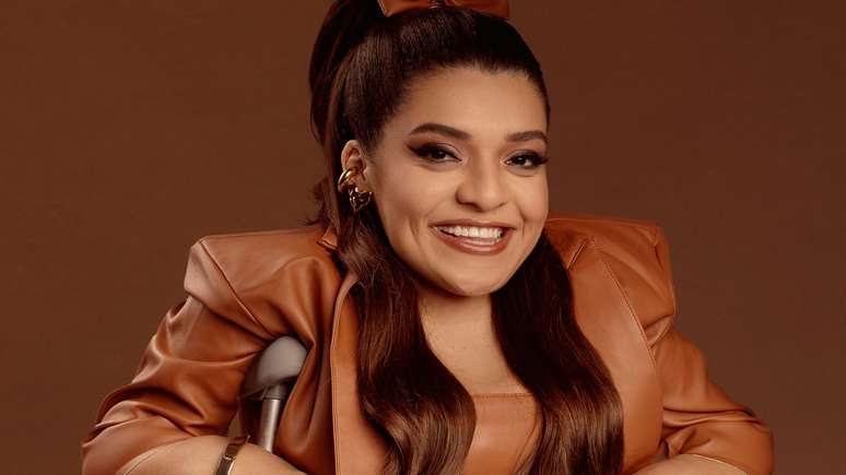 Pequena Lô estreia fará participação em novela do SBT