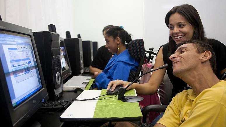 Taxa de analfabetismo é quatro vezes maior entre as pessoas com deficiência