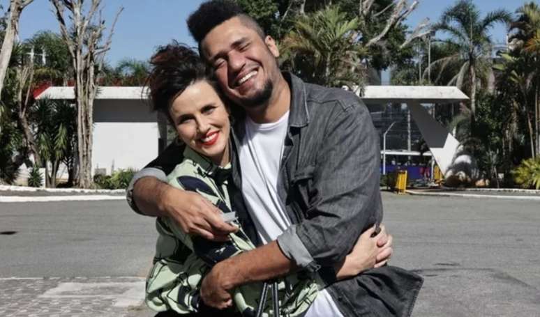 Quase ninguém notou, mas o marido de Helena Rizzo, do 'MasterChef Brasil', já participou do programa: 'Não queria entrar...'.