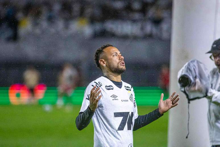 Neymar voltou aos gramados pelo Santos contra o CRB
