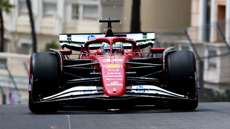 Charles Leclerc se inspira no clima de casa e sai na frente no TL2 do GP de Monaco
