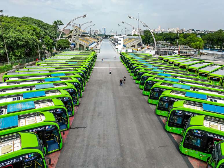 Frota de ônibus elétricos cresce rapidamente no Brasil, segundo a ABVE