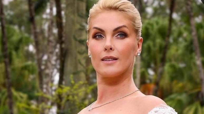 Married? Ana Hickmann steals the wedding scene Married? Ana Hickmann steals the wedding scene