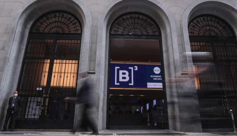 B3 vai funcionar normalmente nesta quarta apesar do feriado em São Paulo