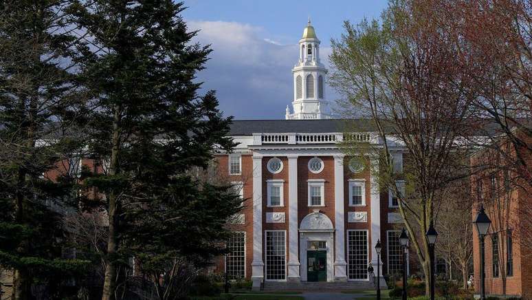 Harvard classificou a decisão do governo Trump como 'ilegal'