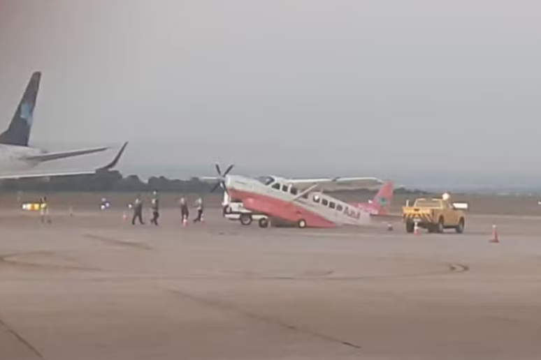 Avião da Azul empina antes de voo de Campinas para o Rio de Janeiro