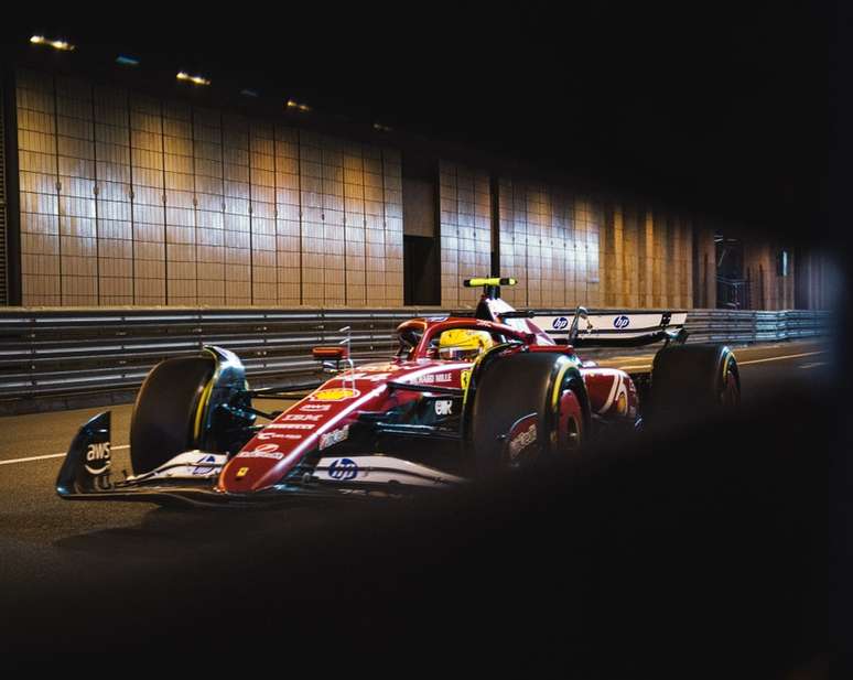 Hamilton em busca da luz no final do túnel nesta relação com a Ferrari